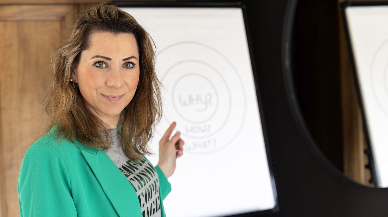 Cynthia van der Waal